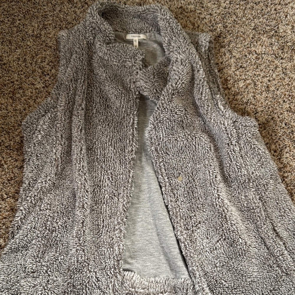 Cozy Gray Sleeveless Sweater Vest